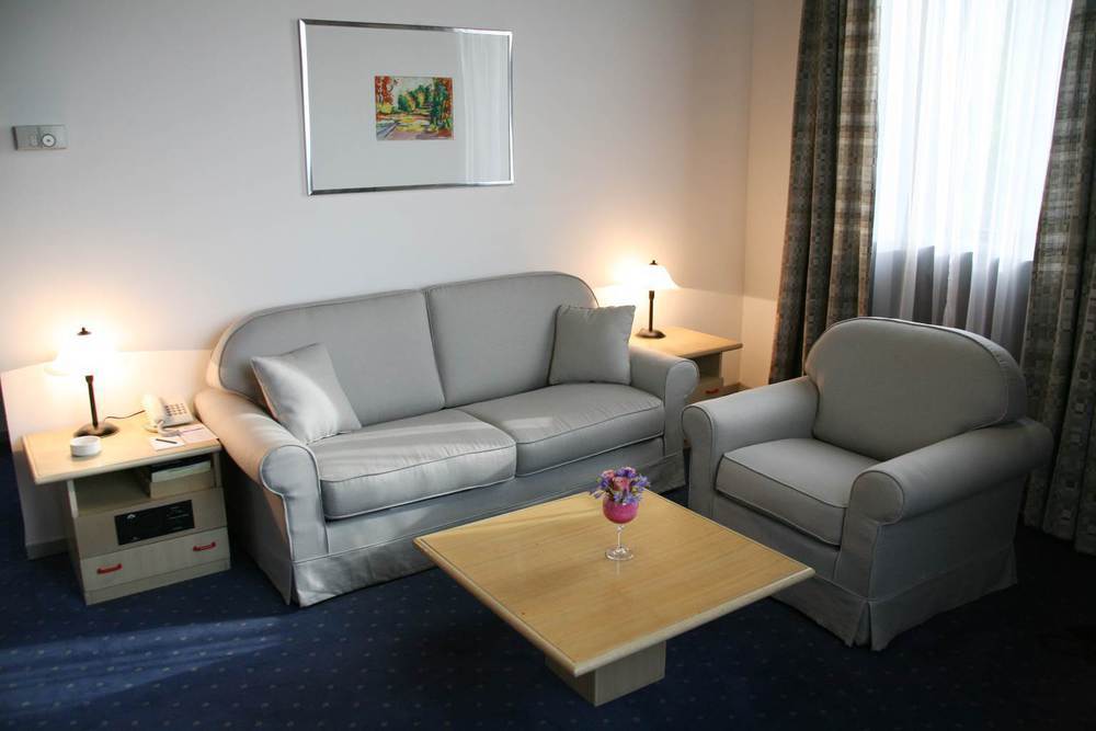 Slavija Lux Hotel